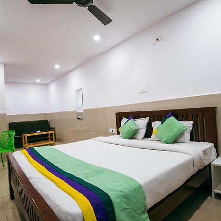 Treebo Empire Executive Premium Hotel Hinjawadi Exterior photo