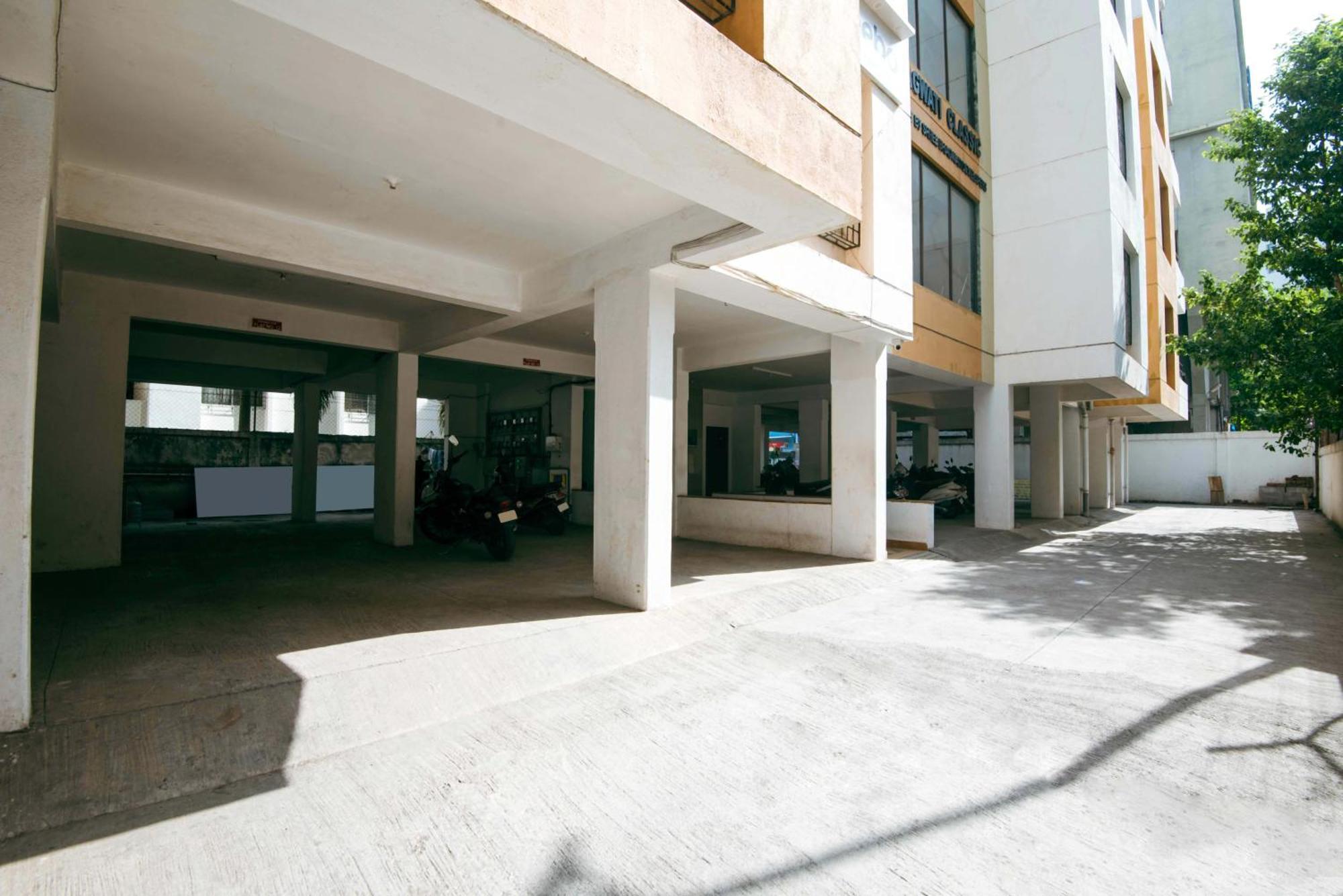 Treebo Empire Executive Premium Hotel Hinjawadi Exterior photo