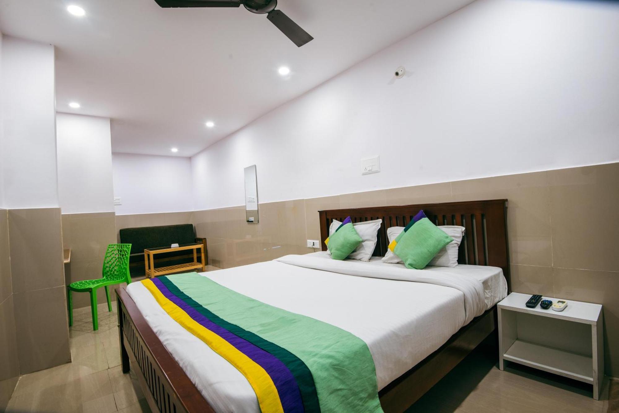 Treebo Empire Executive Premium Hotel Hinjawadi Exterior photo