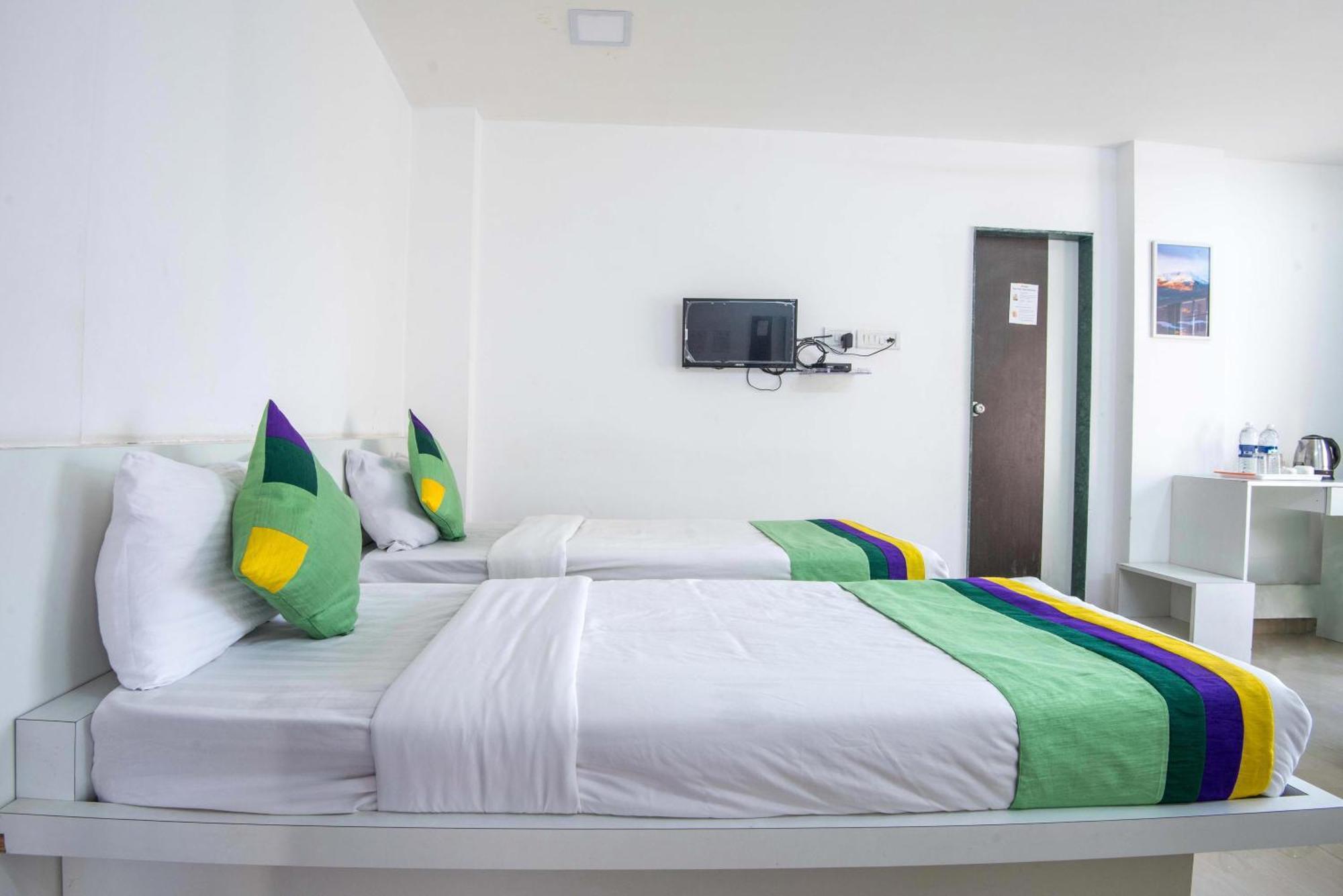 Treebo Empire Executive Premium Hotel Hinjawadi Exterior photo