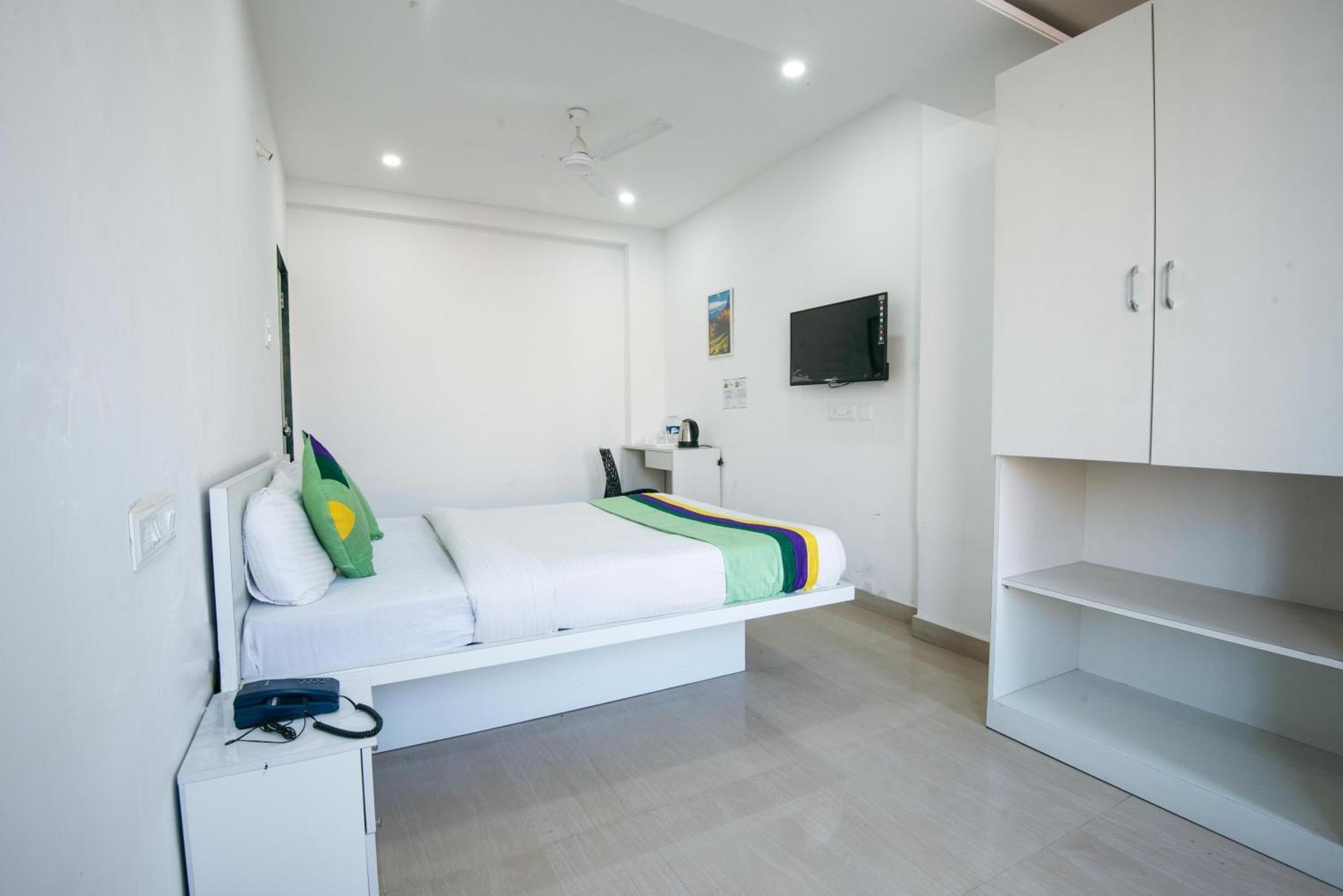 Treebo Empire Executive Premium Hotel Hinjawadi Exterior photo