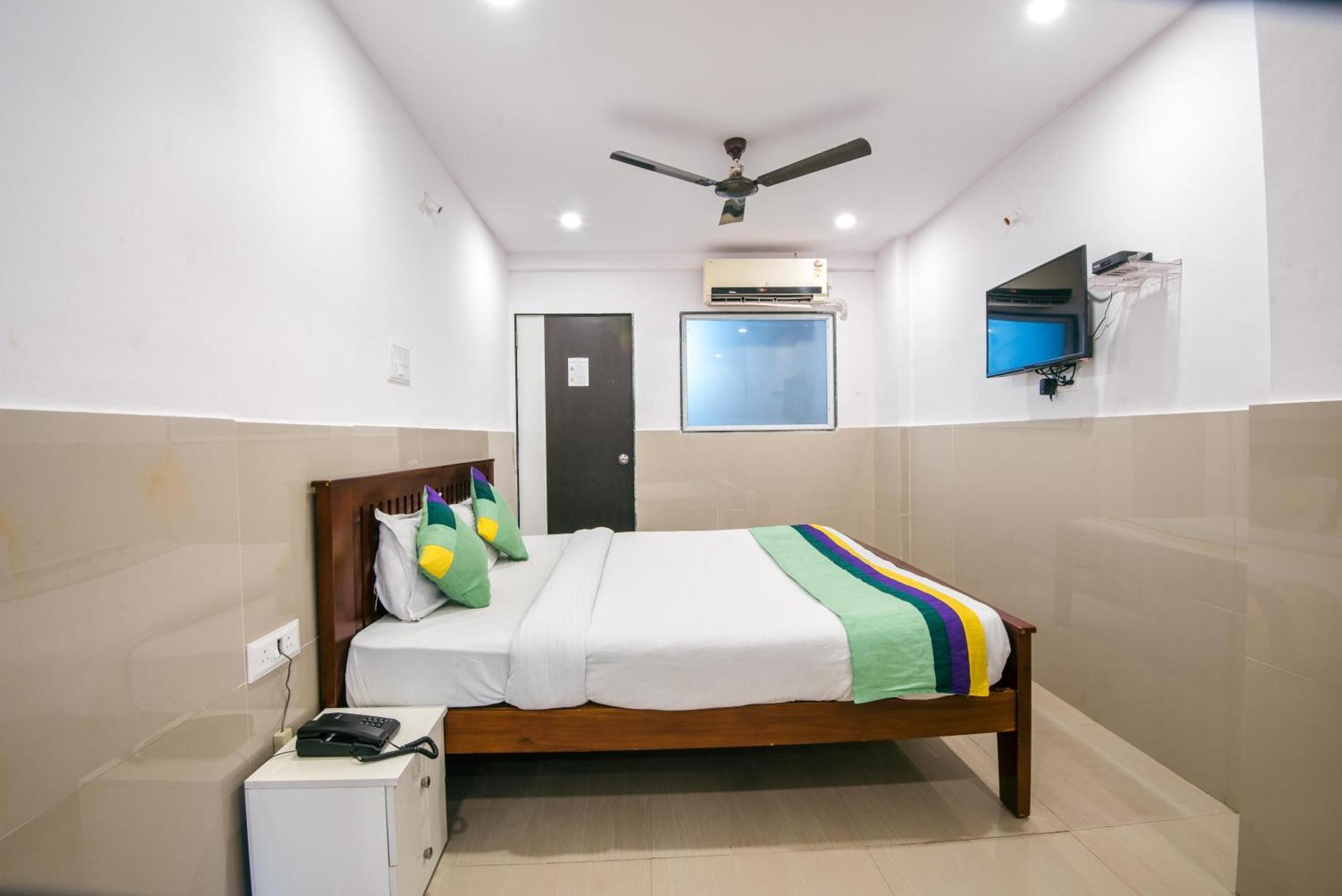 Treebo Empire Executive Premium Hotel Hinjawadi Exterior photo