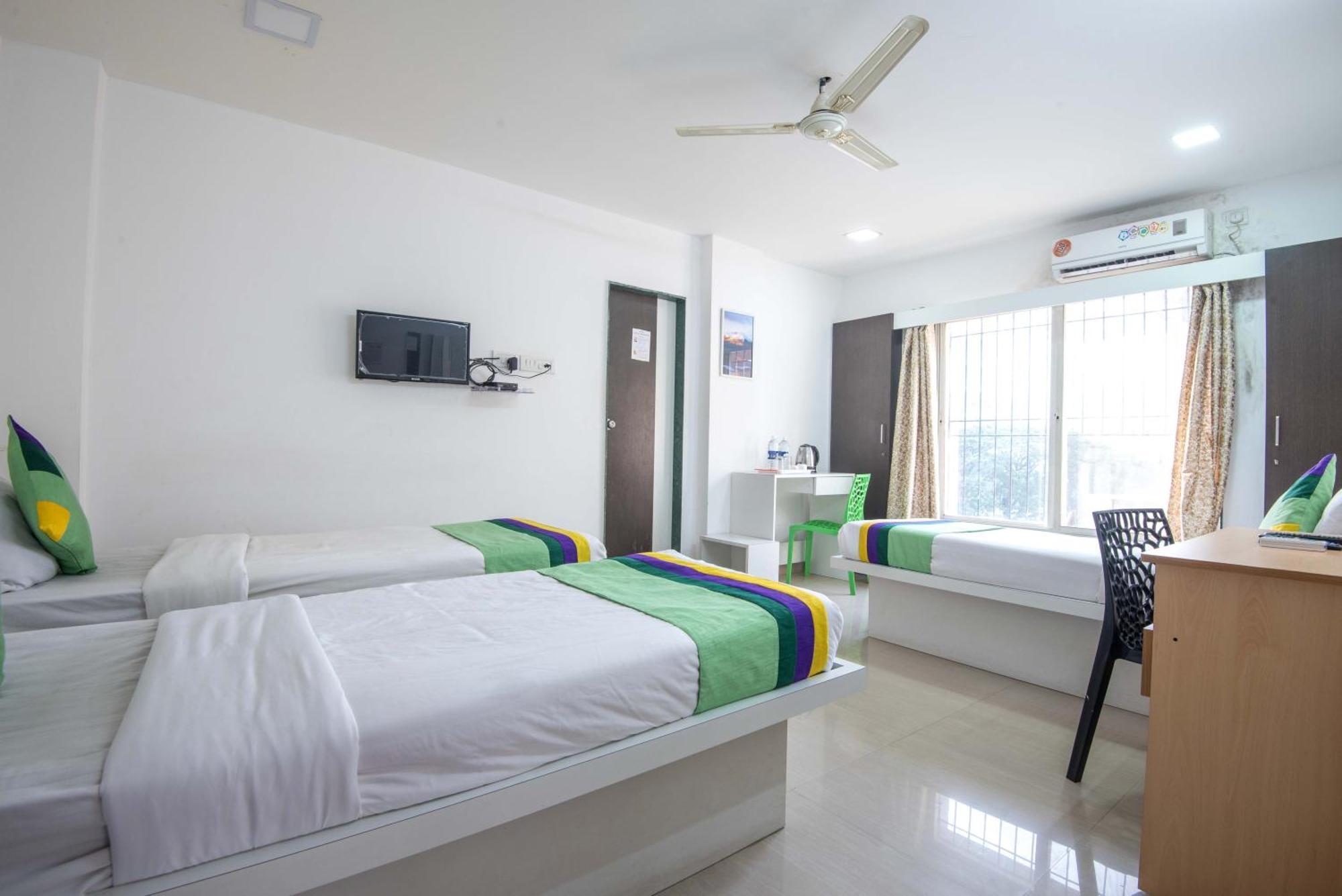 Treebo Empire Executive Premium Hotel Hinjawadi Exterior photo
