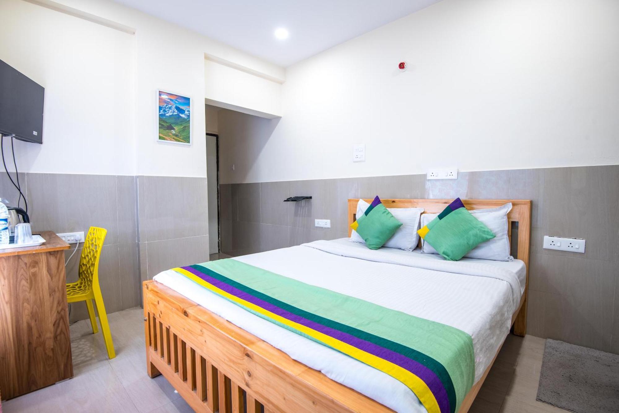 Treebo Empire Executive Premium Hotel Hinjawadi Exterior photo